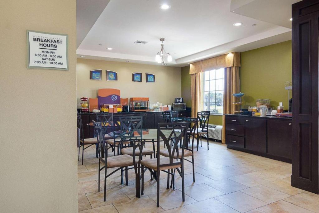 Rodeway Inn & Suites Winnfield Bagian luar foto